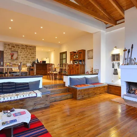 Aipytos Synikia Mesi Trikalon