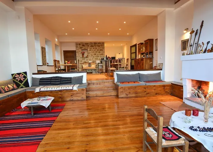 Aipytos Konukevi Synikia Mesi Trikalon