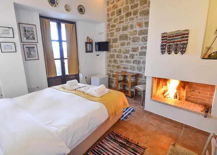 Aipytos Konukevi Synikia Mesi Trikalon